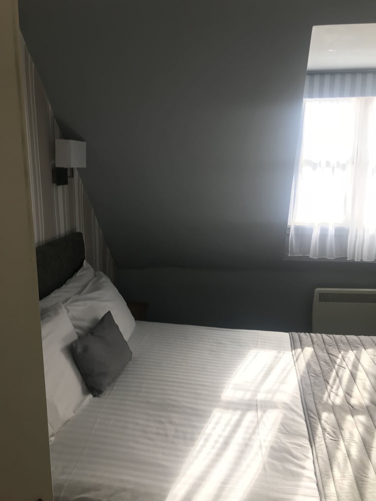 Standard Room, 1 Double Bed, Non Smoking - Photo 3