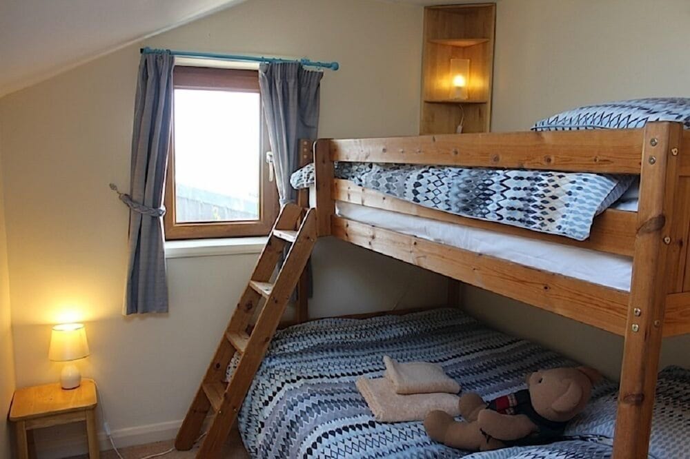 Cottage, 3 Bedrooms (1 Double, 1 Twin, and 1 Triple Bunk) photo 2