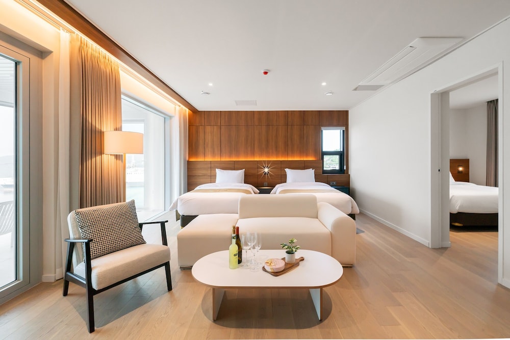 Superior Suite