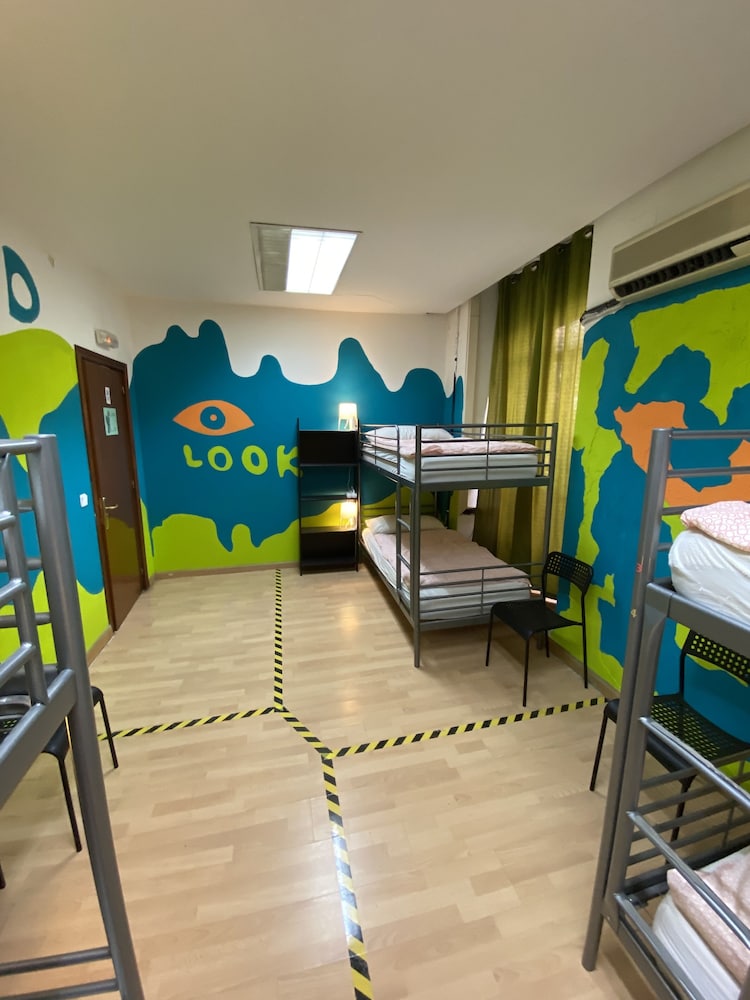 Shared Dormitory, Mixed Dorm, Shared Bathroom (1 Bed In A 6-Bed Dormitory Room) photo 2