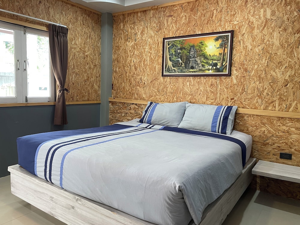 Superior Bungalow - Photo 5