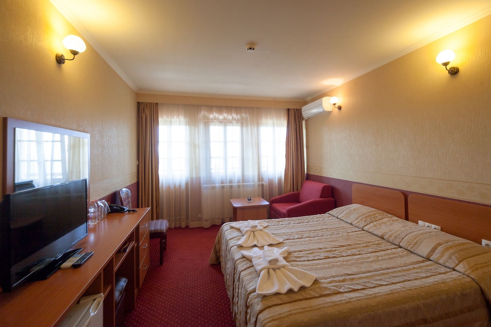 Standard Double or Twin Room photo 1
