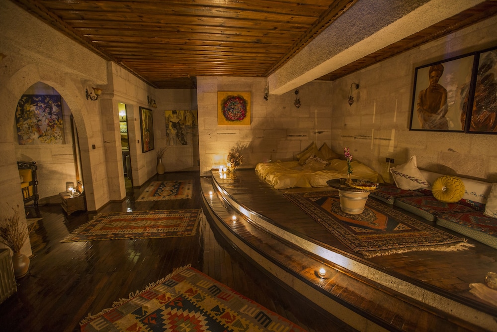 Panoramic Room - Photo 13