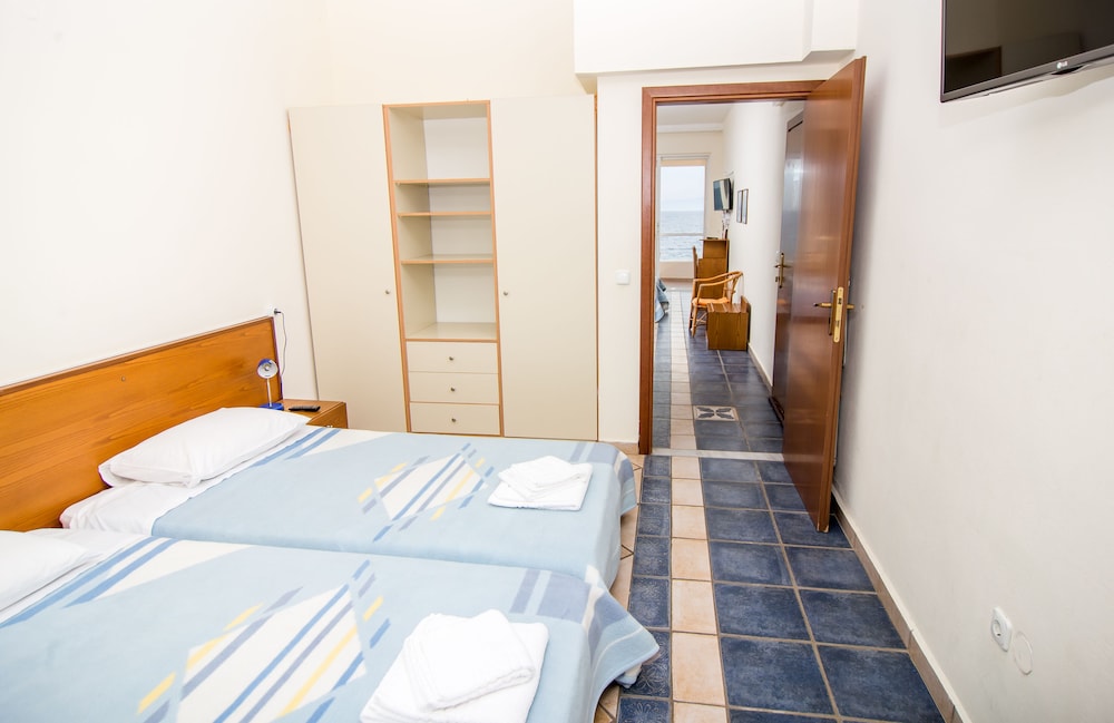 Standard Apartment, 2 Bedrooms, Sea View, Sea Facing photo 2