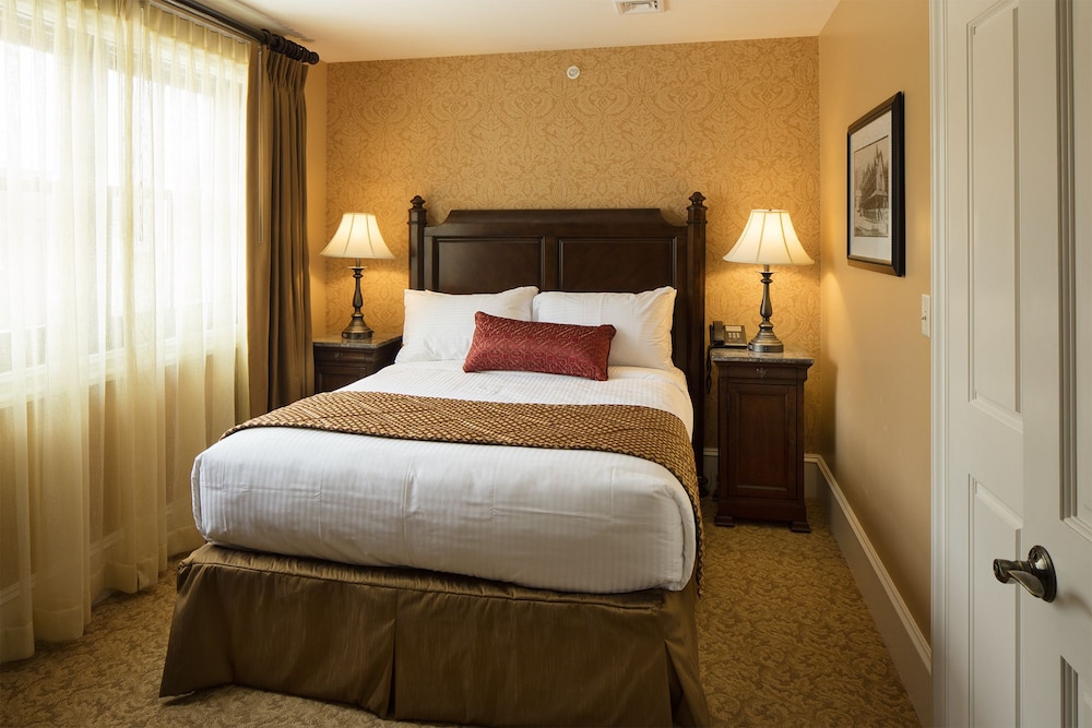 Standard Room, 1 Queen Bed, Non Smoking photo 1