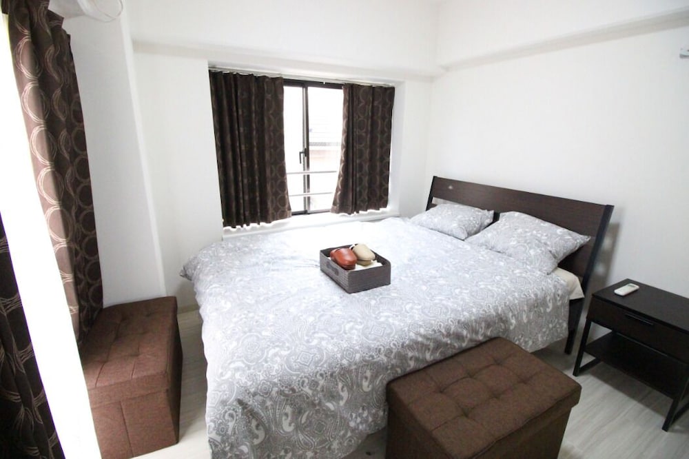 Apartment photo 2