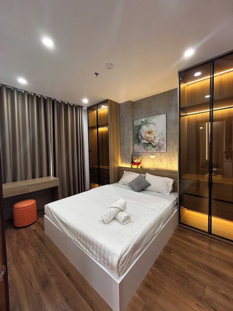 Luxury Apartment photo 2