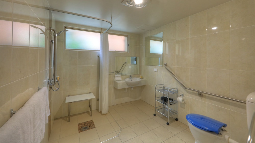 Deluxe Double Room, 1 Queen Bed, Accessible, Balcony, Ground Floor photo 2