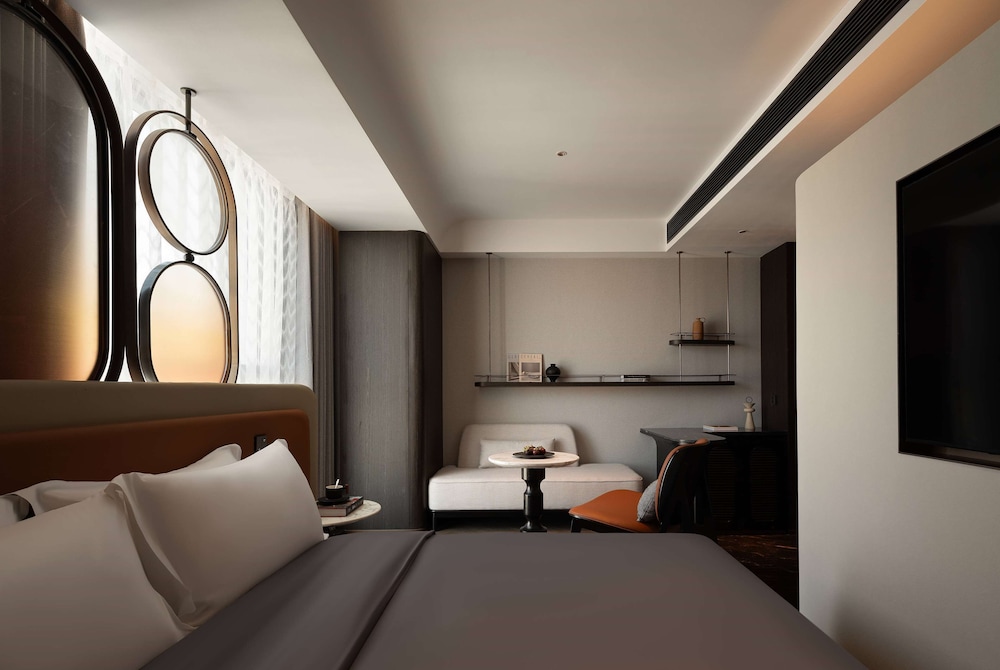 Superior Room, 1 King Bed, Non Smoking