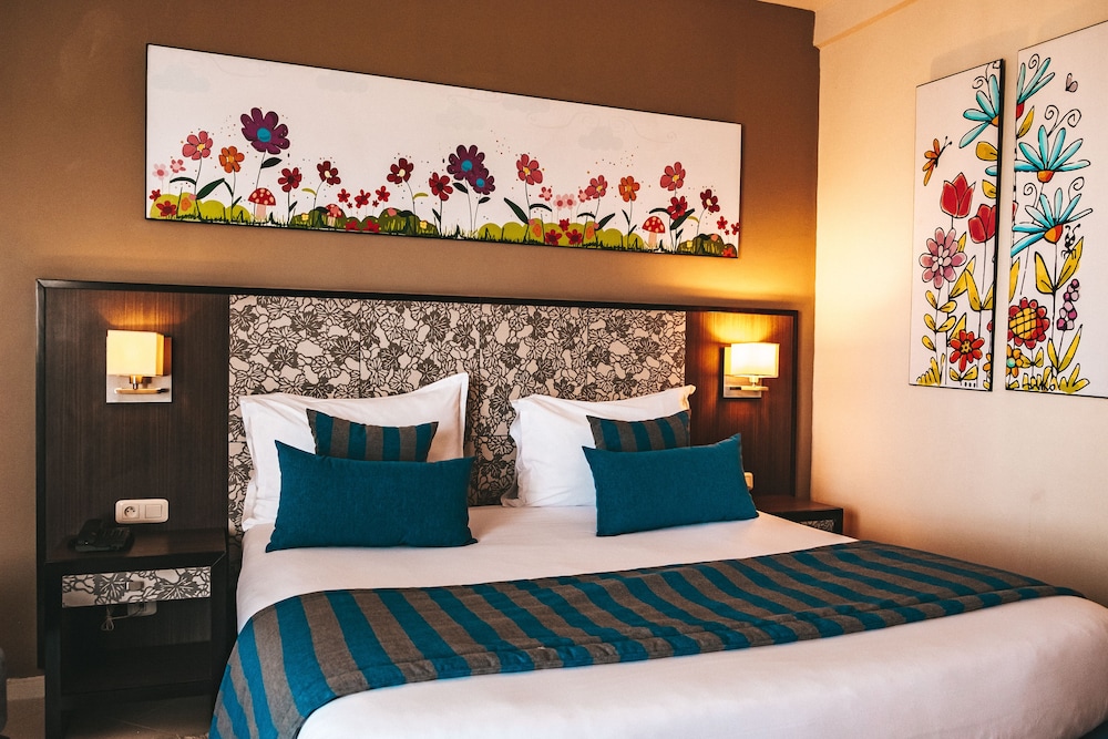 Standard Triple Room, Sea View photo 3