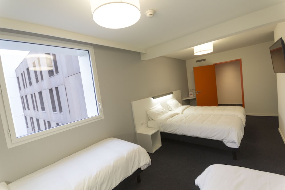 Twin Room - Photo 4