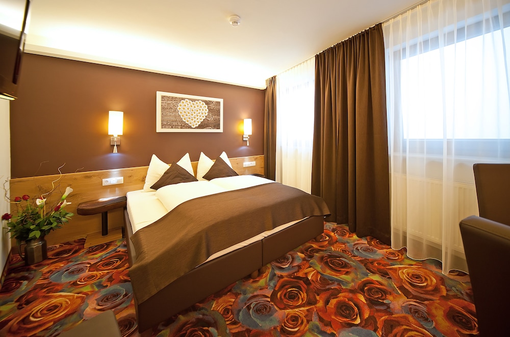 Standard Double Room - Photo 5