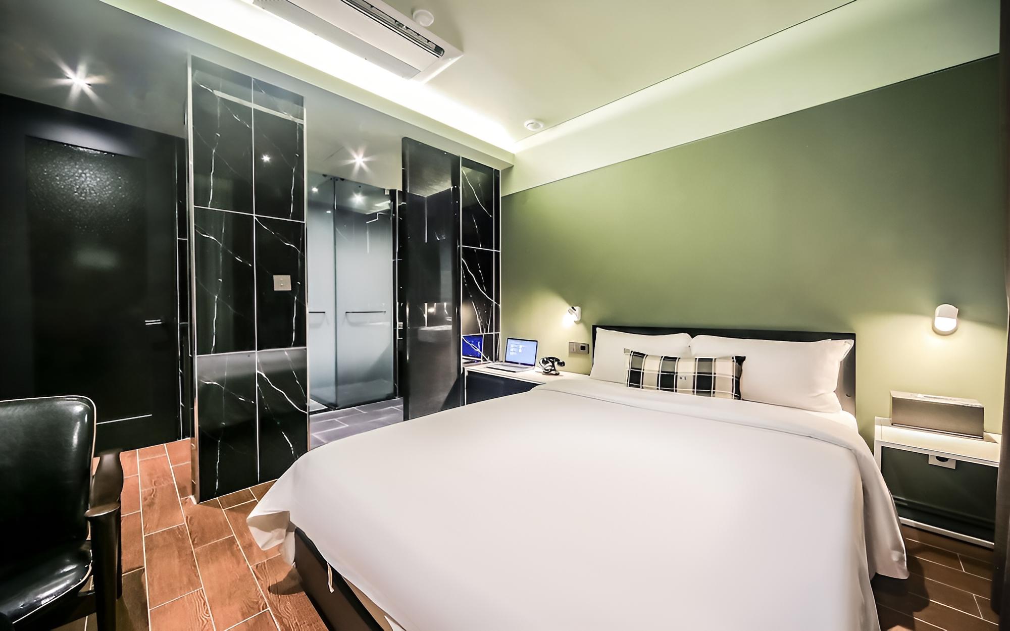Room (Standard room) - Photo 9