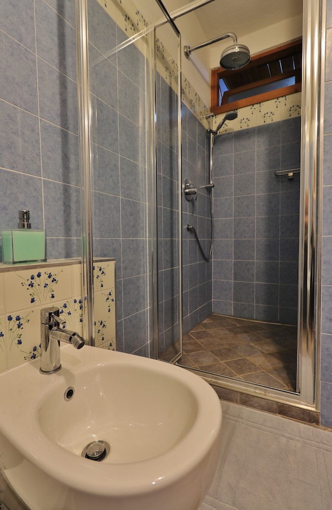 Romantic Apartment, 3 Bedrooms photo 2