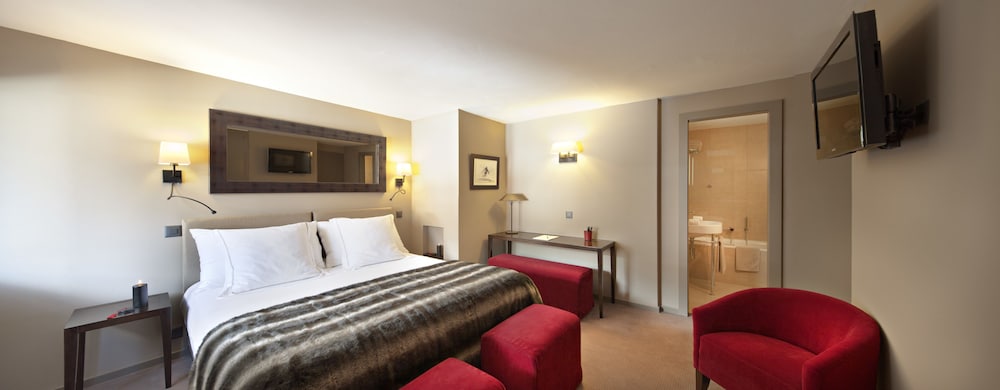 Deluxe Suite, 3 Bedrooms, Balcony photo 2