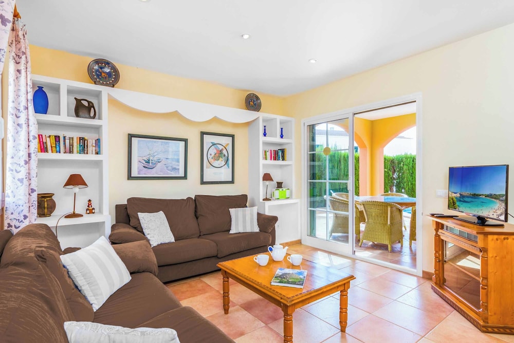 Villa (4 Bedrooms) photo 2
