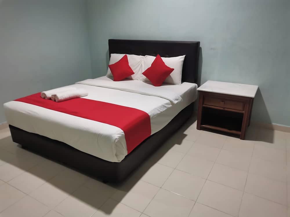 Deluxe Room, 1 Queen Bed photo 3