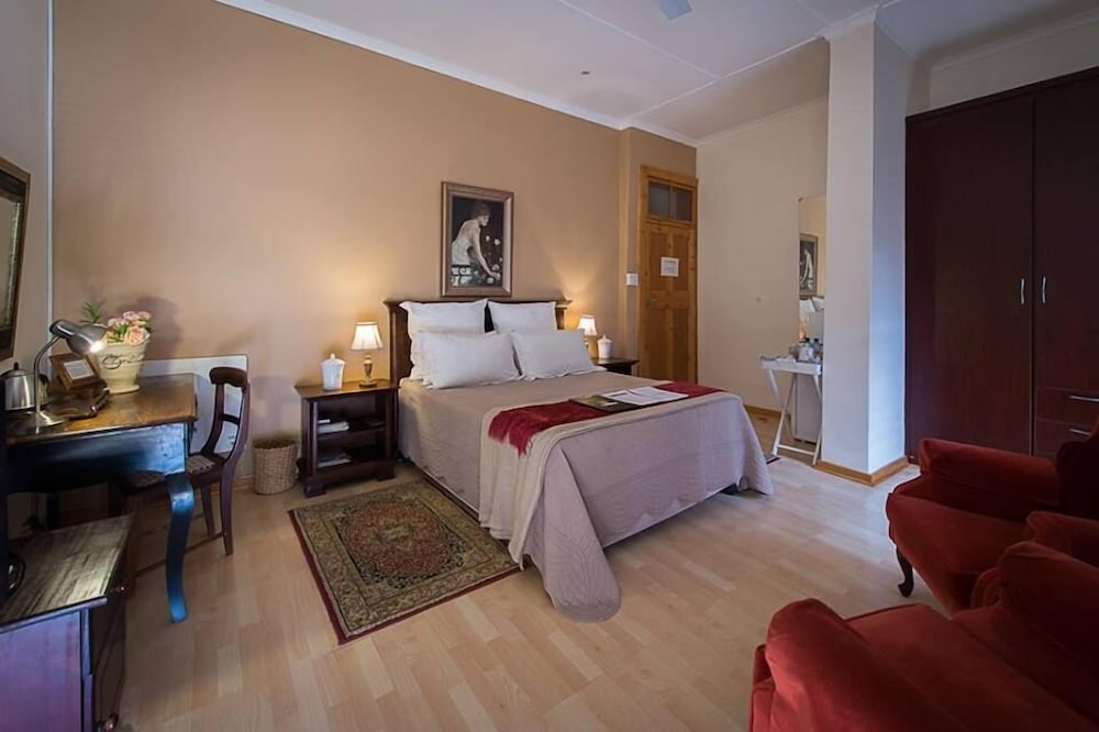Luxury Double Room, 1 Queen Bed, Garden View photo 3