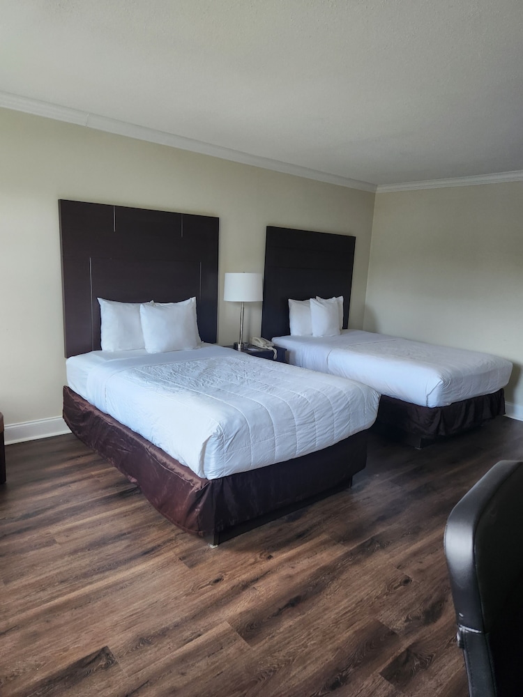 Standard Room, 2 Double Beds photo 3