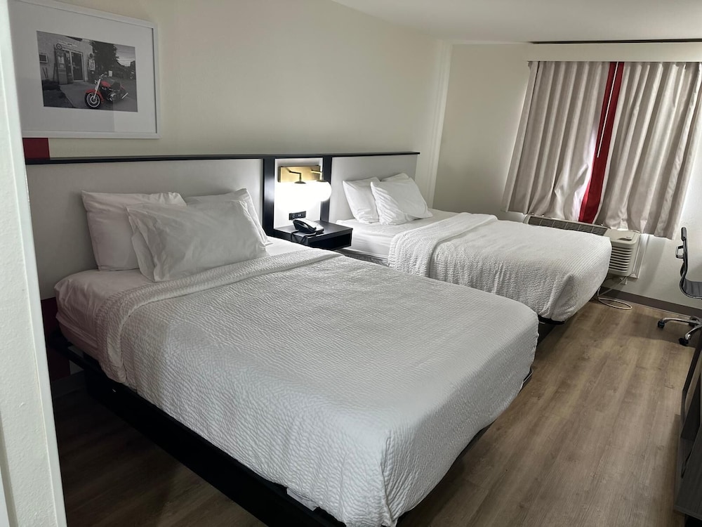 Room, 2 Queen Beds, Non Smoking - Photo 2