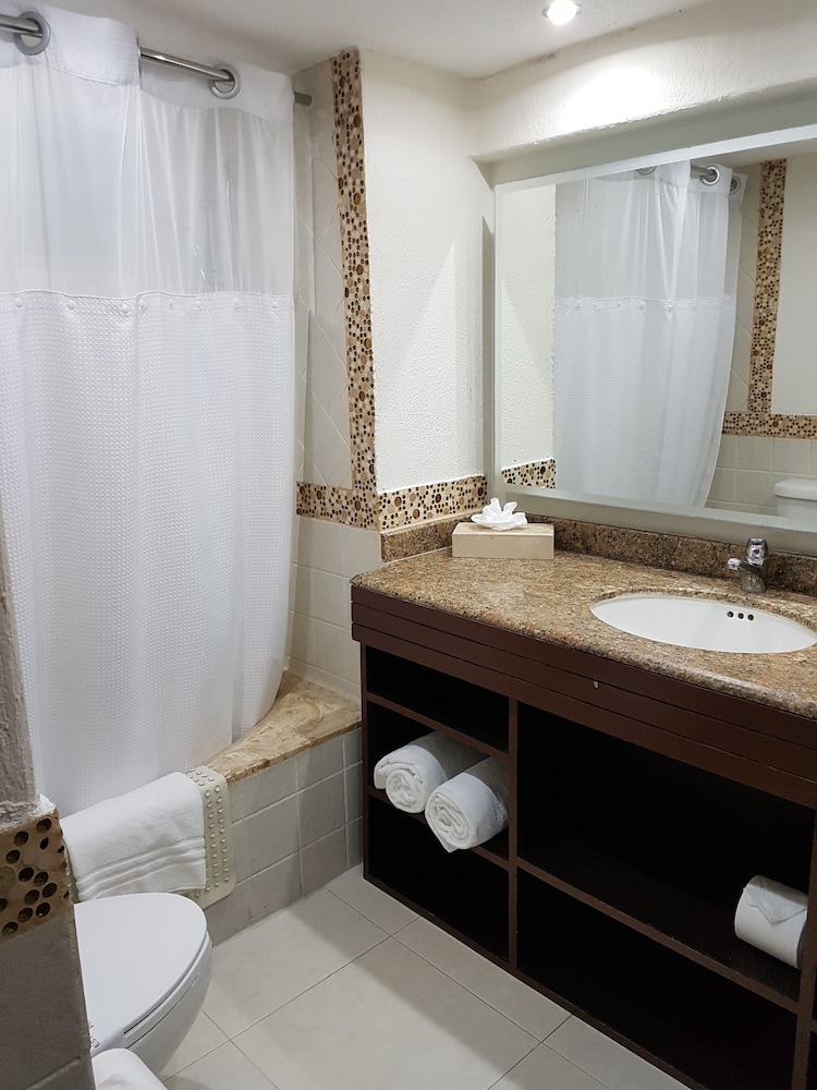 Deluxe Room, Garden View photo 3