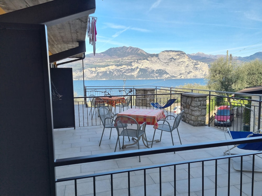 Deluxe Double or Twin Room, 1 Bedroom, Terrace, Lake View photo 3