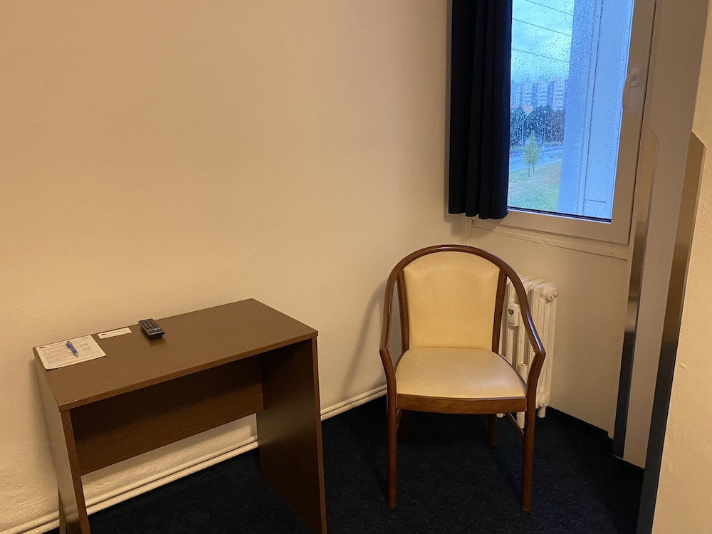 Economy Double Room, 2 Twin Beds