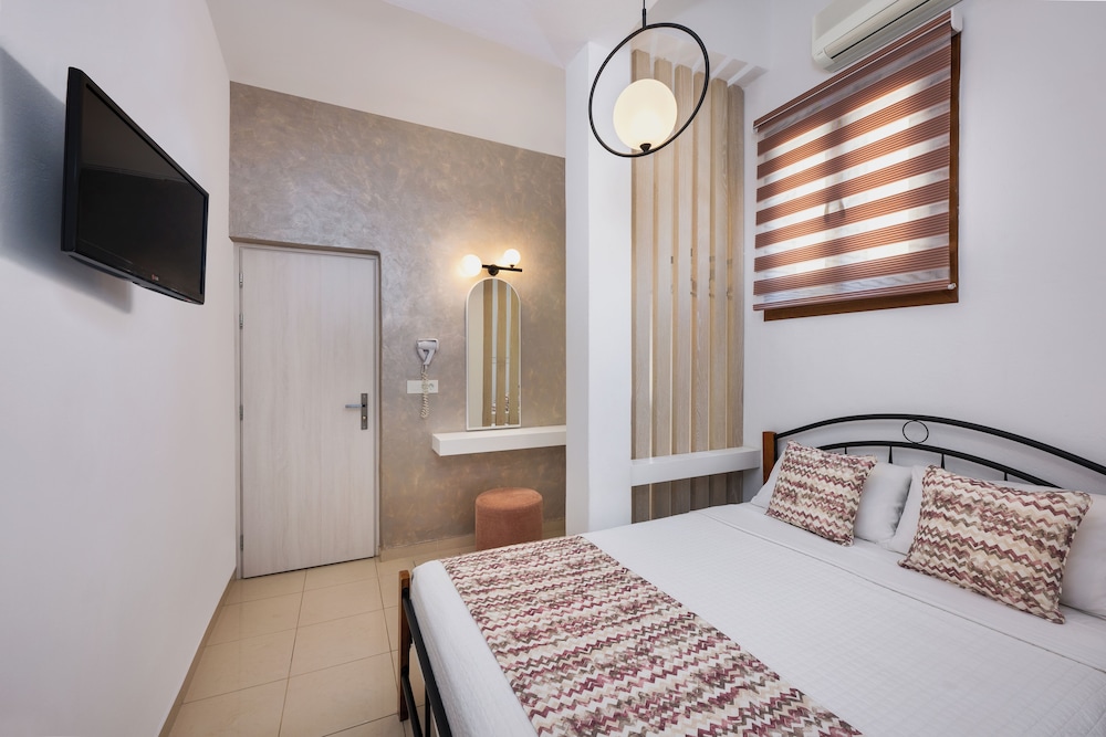 Small Economy Double Room - Photo 1