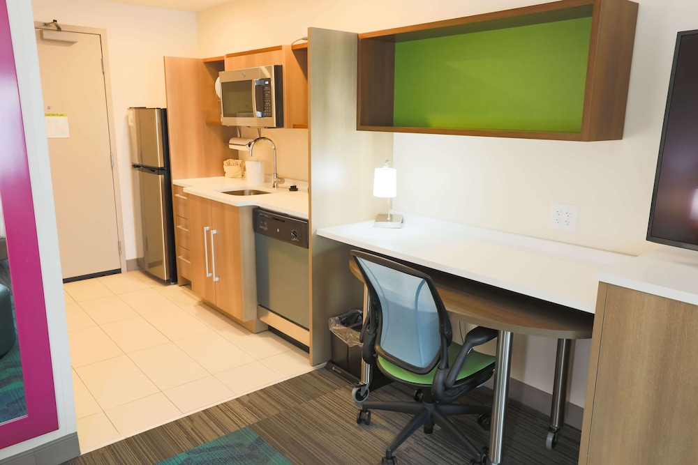 Suite, 1 King Bed, Accessible (Hearing) - Photo 1