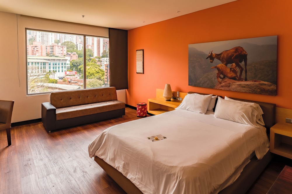Deluxe Room, 1 Queen Bed - Photo 3