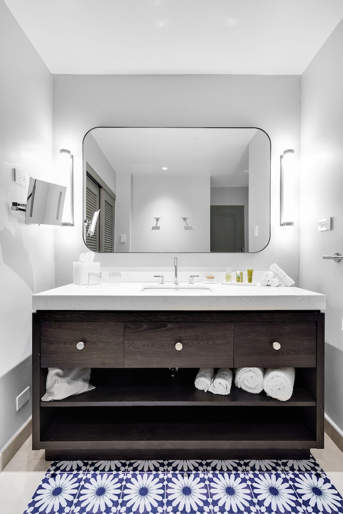 Panoramic Single Room