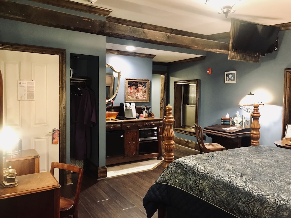 Deluxe Room, 1 Queen Bed, Non Smoking, Refrigerator (Copland) photo 2