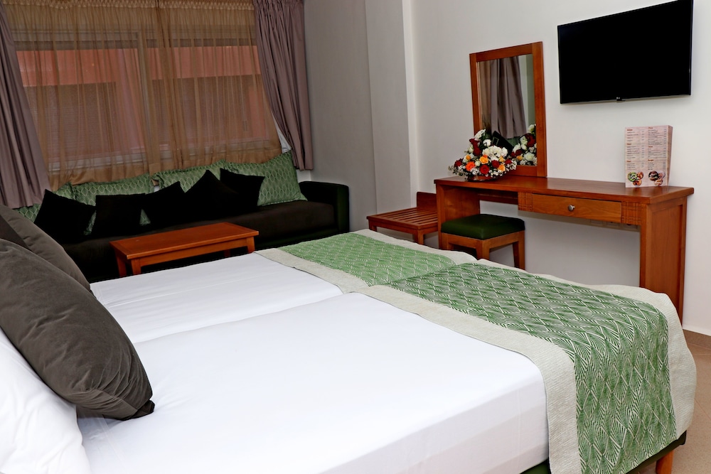 Standard Triple Room photo 2