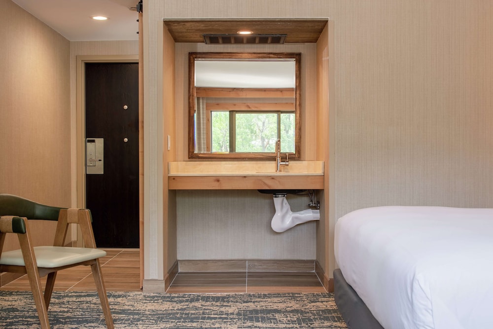 Edgewater Missoula, Tapestry Collection by Hilton, Photo 4