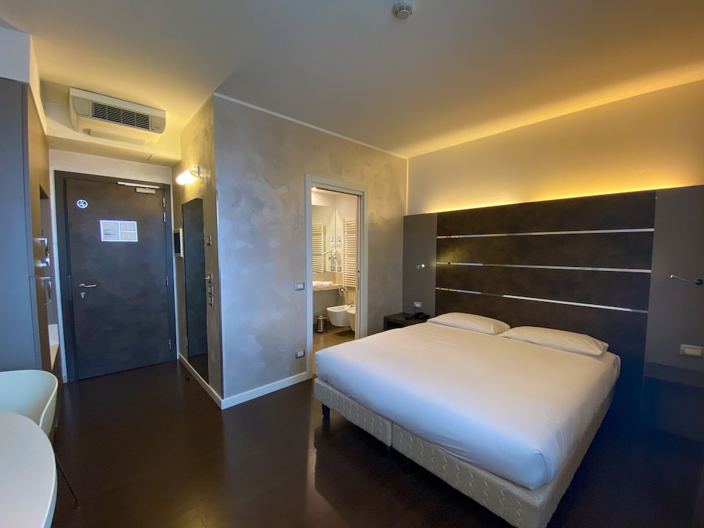 Comfort Room - Photo 3