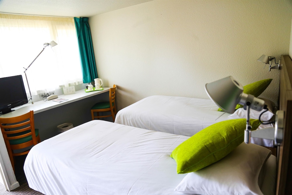 Standard Room, 2 Twin Beds - Photo 4