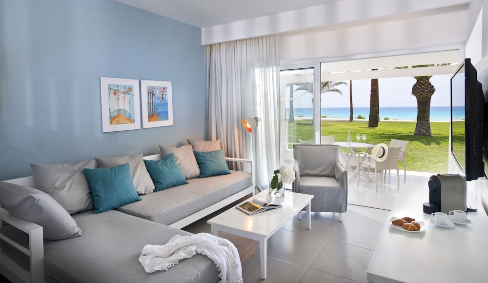Suite, Beach View (Bungalow) - Photo 1