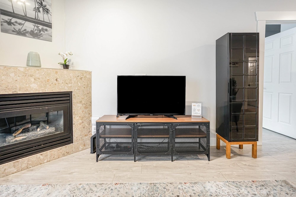 Cozy Condo w Parking Wifi Coffee - 5min2stampede, Billede 8