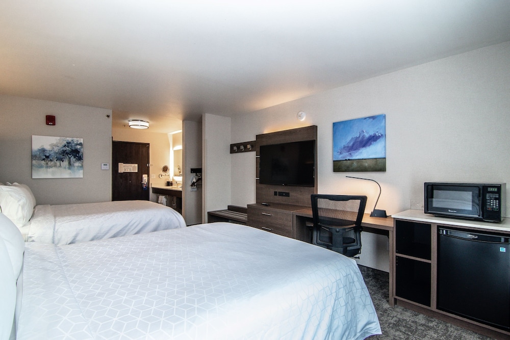 Standard Room, 2 Queen Beds, Balcony, City View photo 2