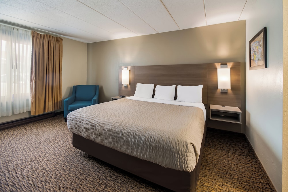 Suite, 1 King Bed, Non Smoking - Photo 8