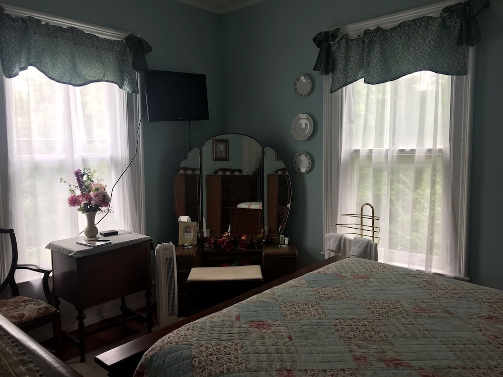 Room, Private Bathroom (Grandma Beatrice) photo 1