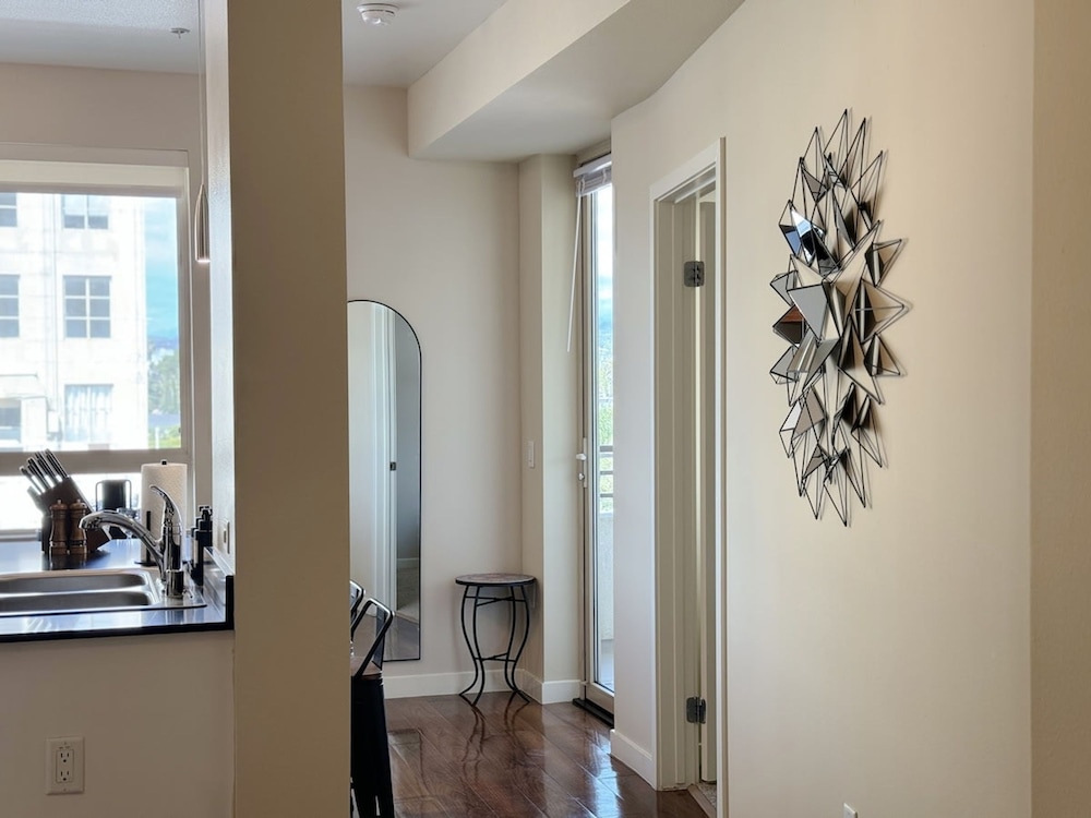 Stylish Retreat W Pool GYM Parking 10min to Cedars, Fotografia 8