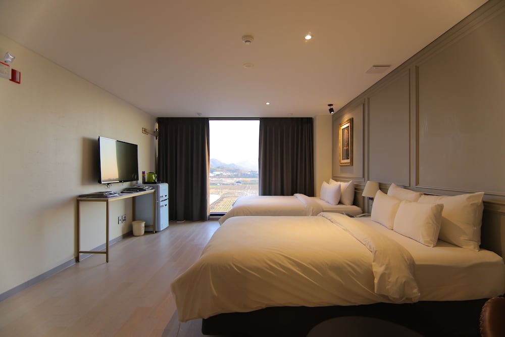 Deluxe Twin Room - Photo 2