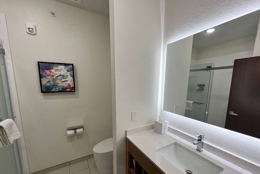 Suite, Multiple Beds, Kitchenette (2 TVs) - Photo 8