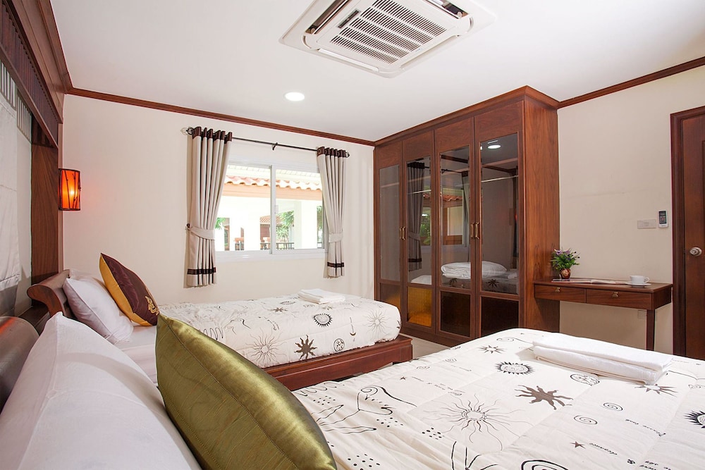 4 Bedroom Villa