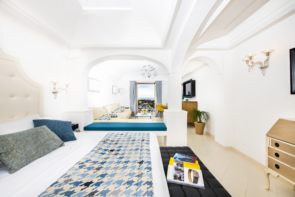 Family Suite, 2 Bedrooms, Balcony, Sea View