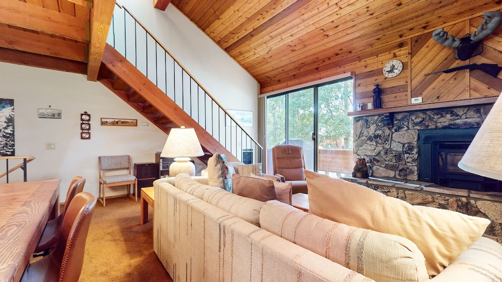 Condo, 2 Bedrooms