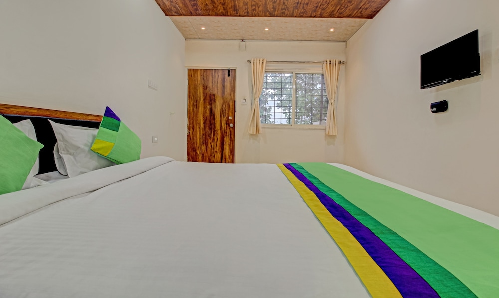 Deluxe Room - Photo 11