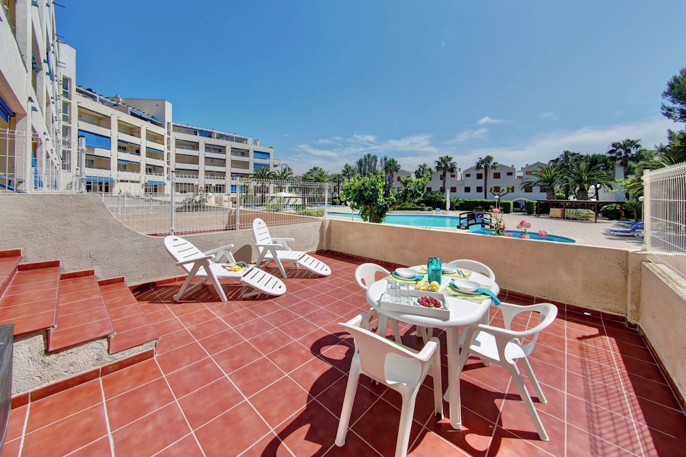 Standard Apartment, 1 Bedroom, Terrace photo 2