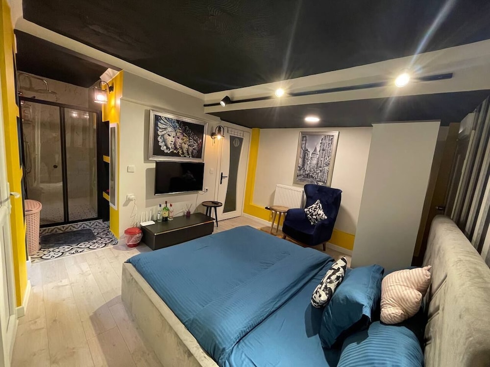 Standard Room, No Windows, Ground Floor photo 1